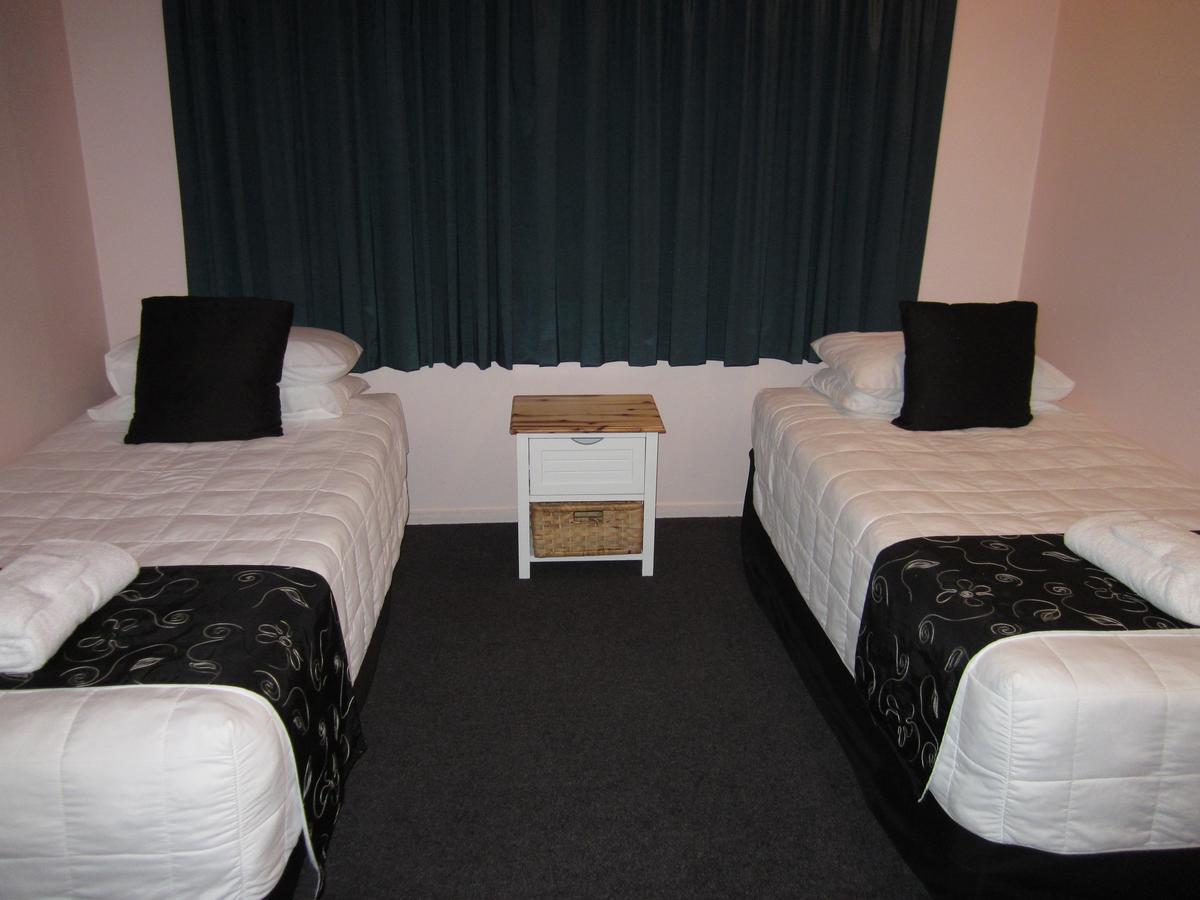 Kiwi Court Motel Хоера Экстерьер фото