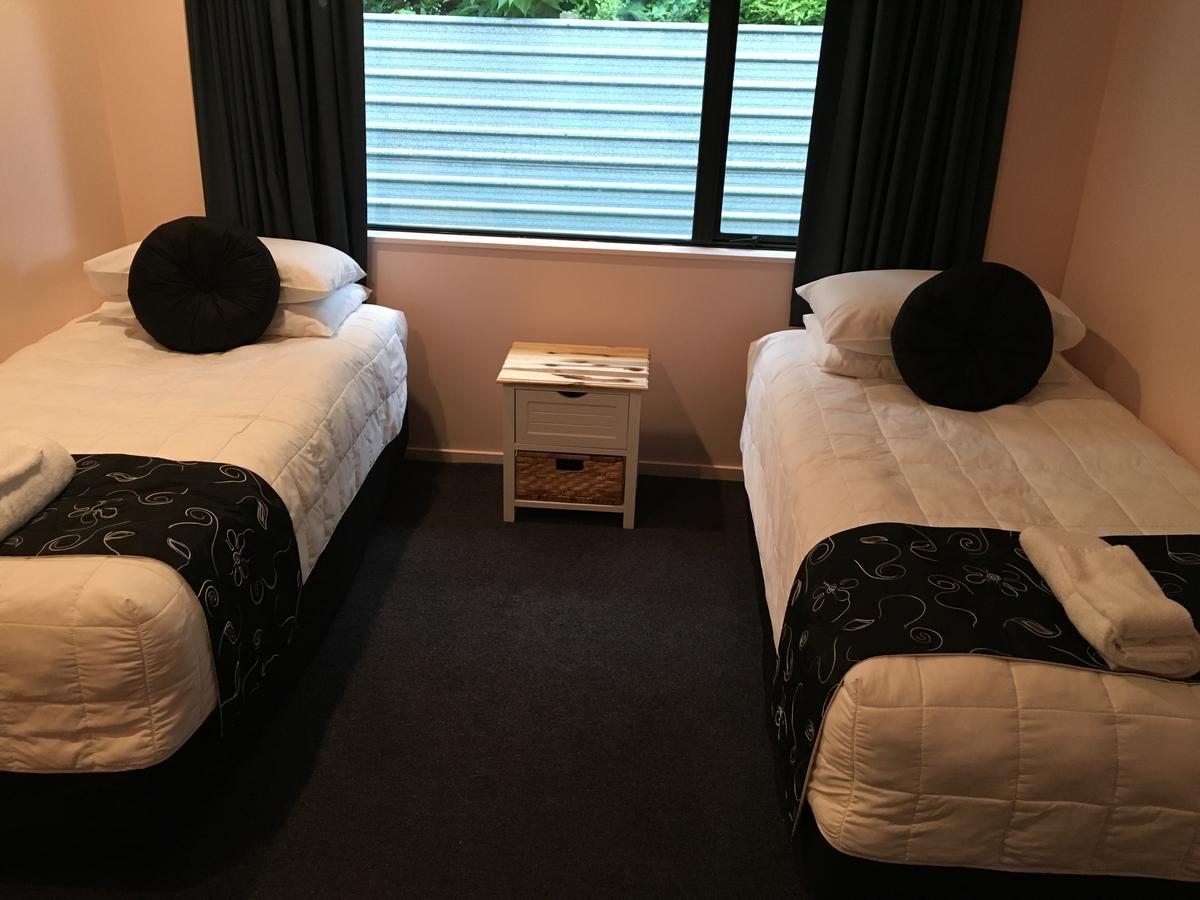 Kiwi Court Motel Хоера Экстерьер фото
